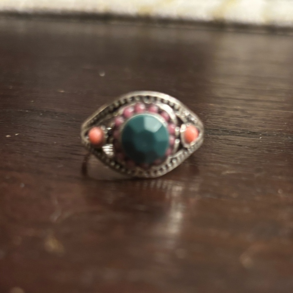Elegant Silver and Green Ring